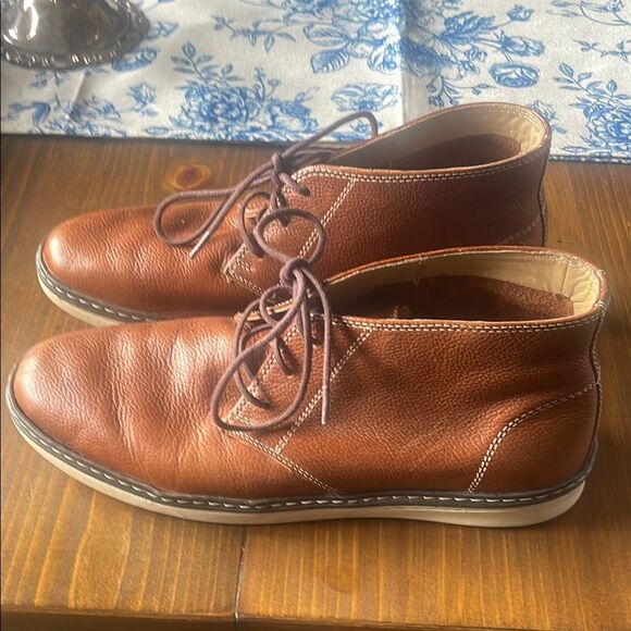 Johnston & Murphy Brown Leather Chukka Boots